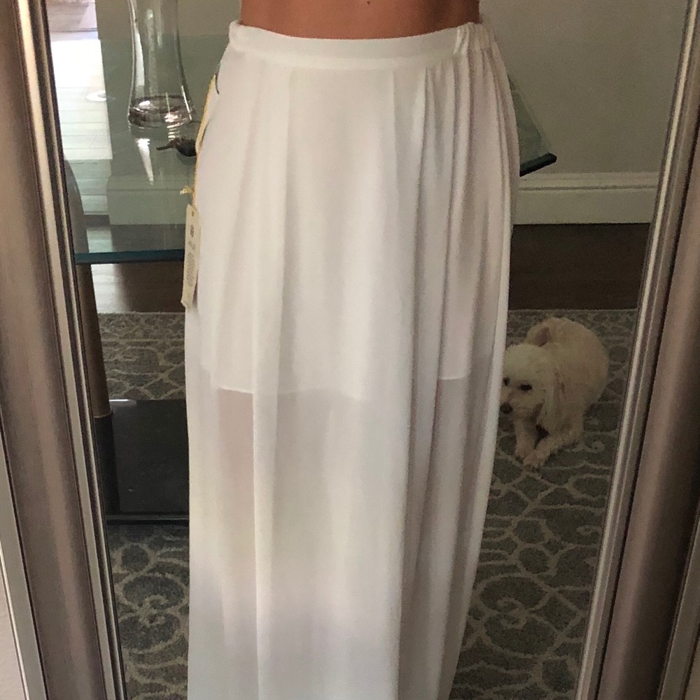 Brand new, beautiful white floorlength skirt.